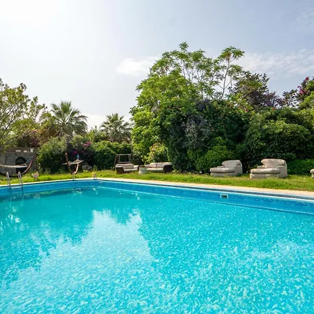 Отель Bona Me Yalikavak